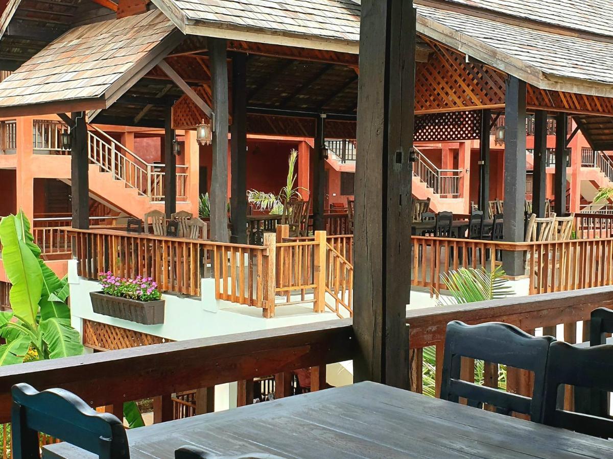 Rainforest Huahin Village Hotel Bagian luar foto