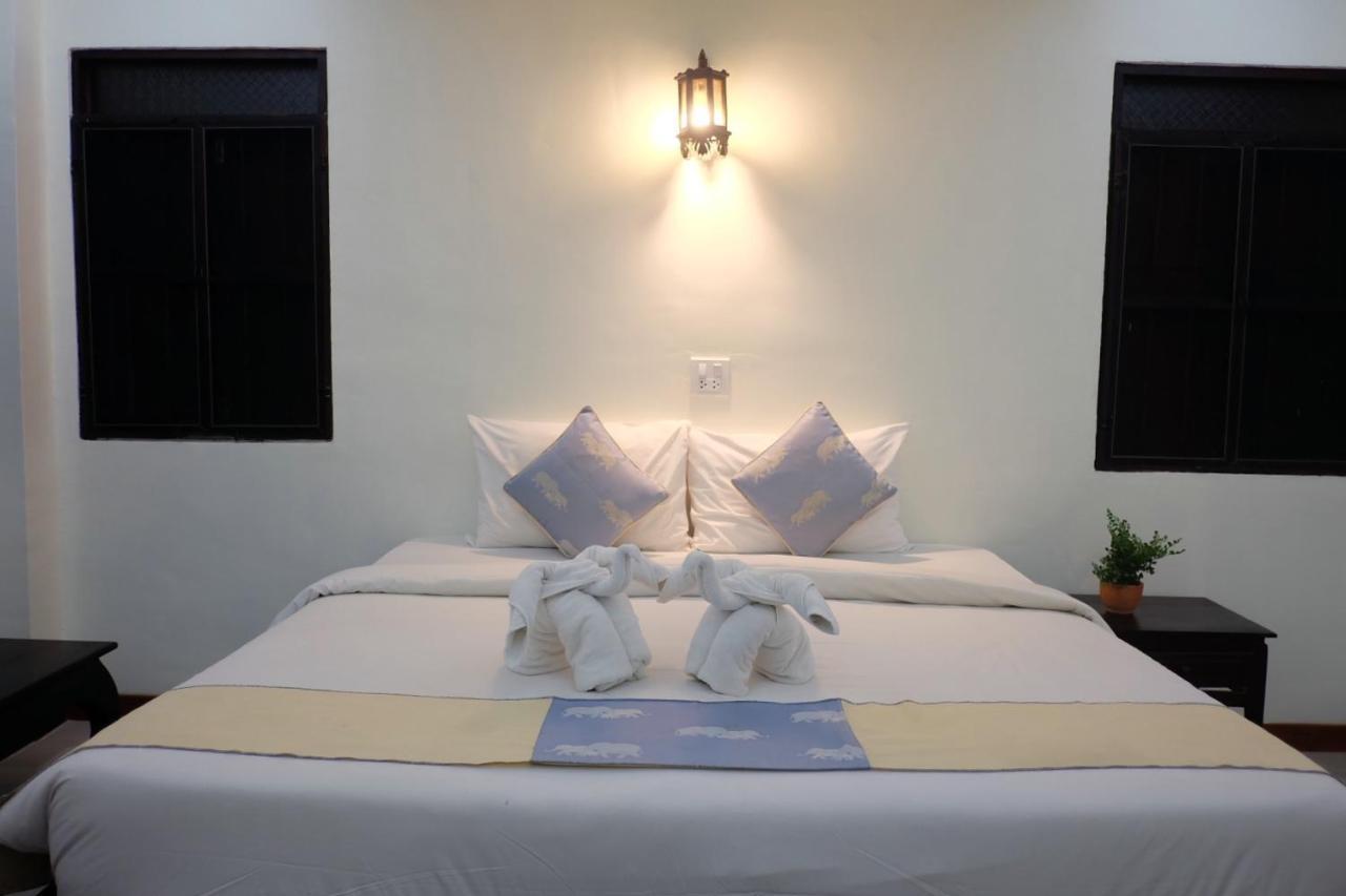 Rainforest Huahin Village Hotel Bagian luar foto