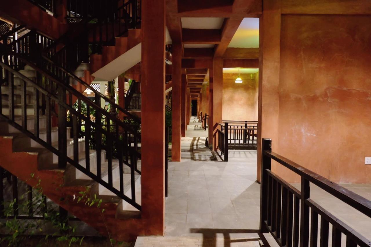 Rainforest Huahin Village Hotel Bagian luar foto