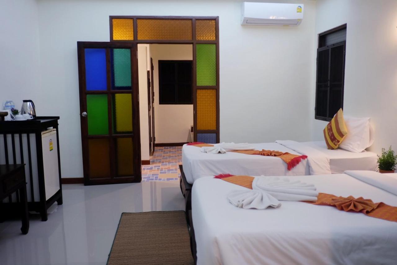 Rainforest Huahin Village Hotel Bagian luar foto