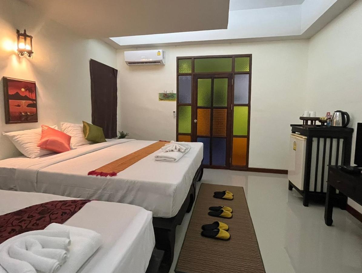 Rainforest Huahin Village Hotel Bagian luar foto