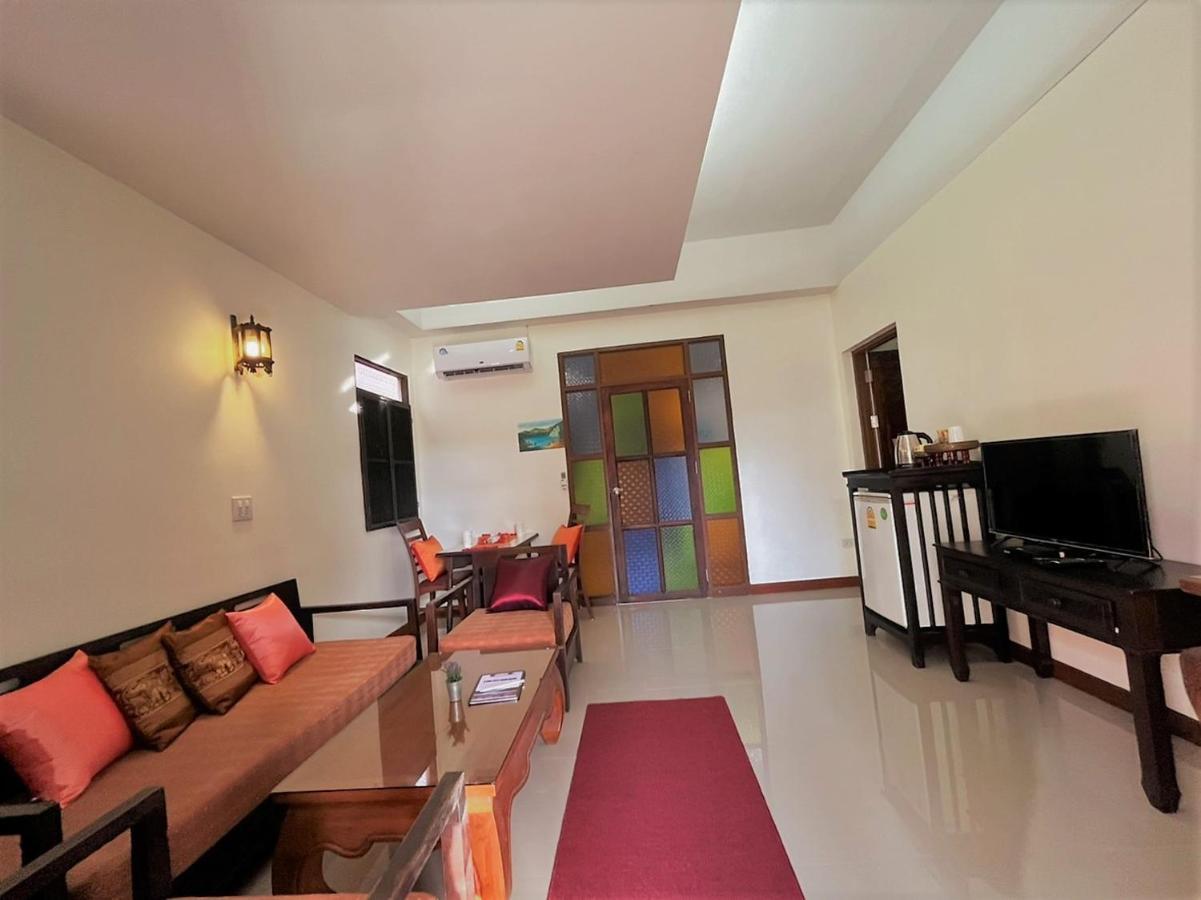 Rainforest Huahin Village Hotel Bagian luar foto