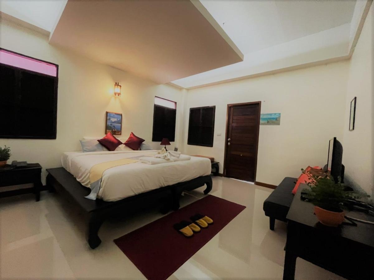 Rainforest Huahin Village Hotel Bagian luar foto