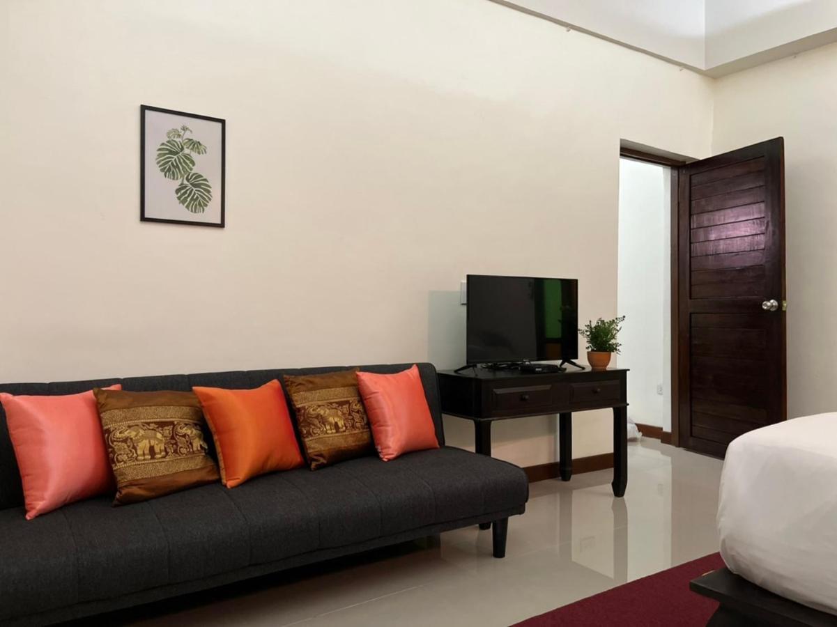 Rainforest Huahin Village Hotel Bagian luar foto